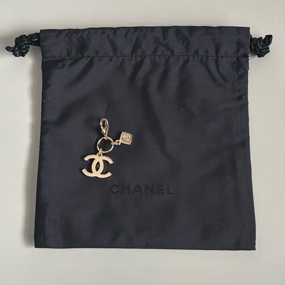 Chanel Charm and Dustbag - Picture 3 of 4